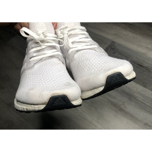 Athletic_Shoes